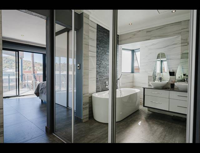 2 BEDROOM TOWNHOUSE FOR SALE IN BASSONIA